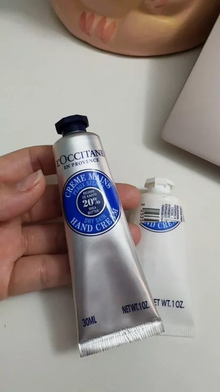 Top 5+ kem dưỡng da tay được đánh giá tốt nhất năm 2025 3 Kem dưỡng da tay L’Occitane Shea Butter
